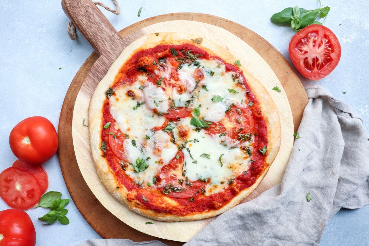 blat-pizza-met-basilicum-mayo-recept
