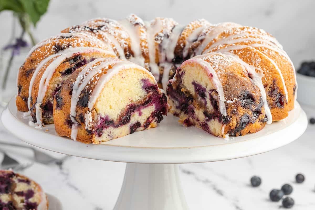 blauwe-bes-zure-room-koffiecake-recept