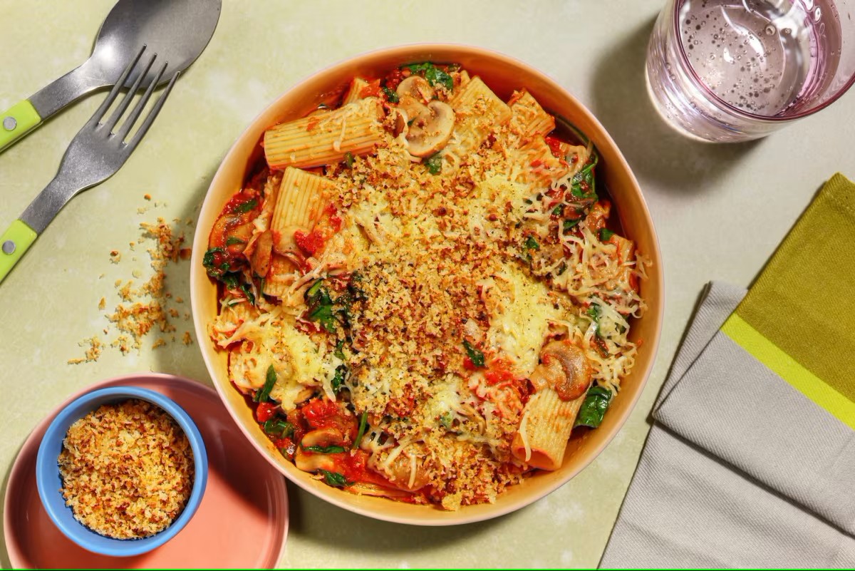 gebacken-pasta-met-worst-en-champignons-recept