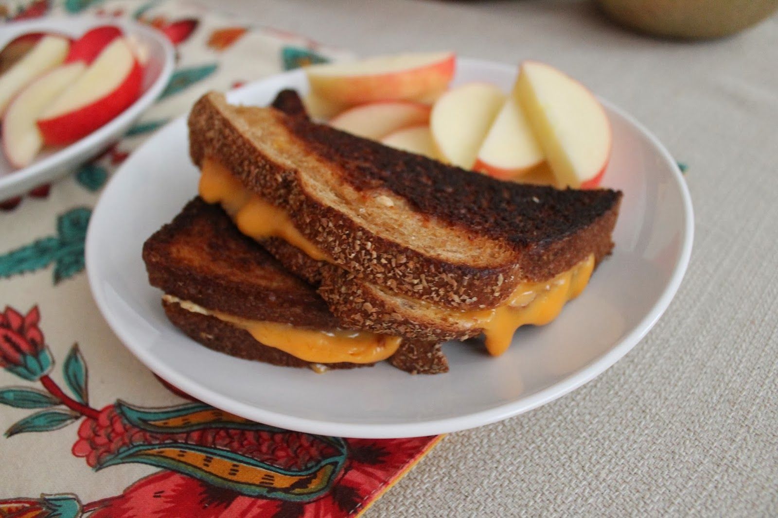 gegrilde-kaas-en-pindakaas-sandwich-recept