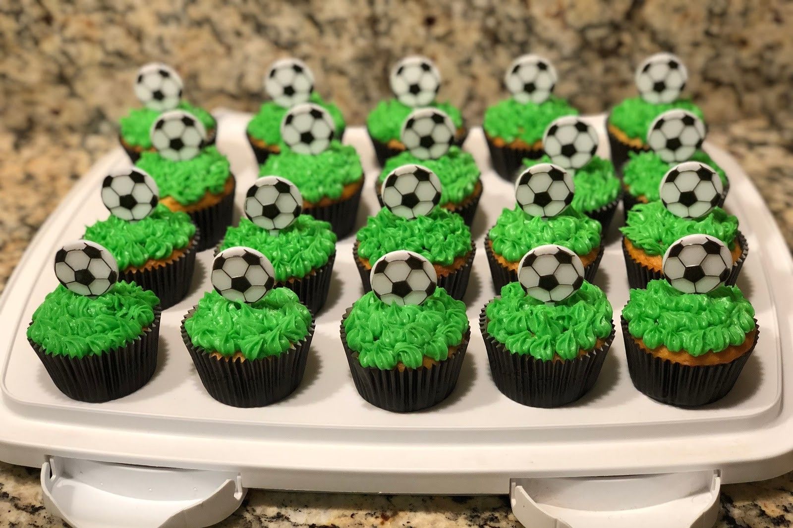 versier-soccer-cupcakes-recept